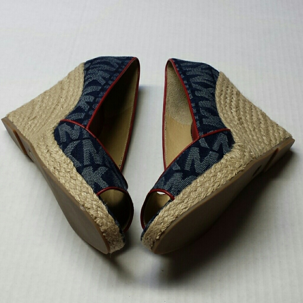 NWOT Michael Kors Wedges Blue/Red Size 9.5M - Picture 2 of 8